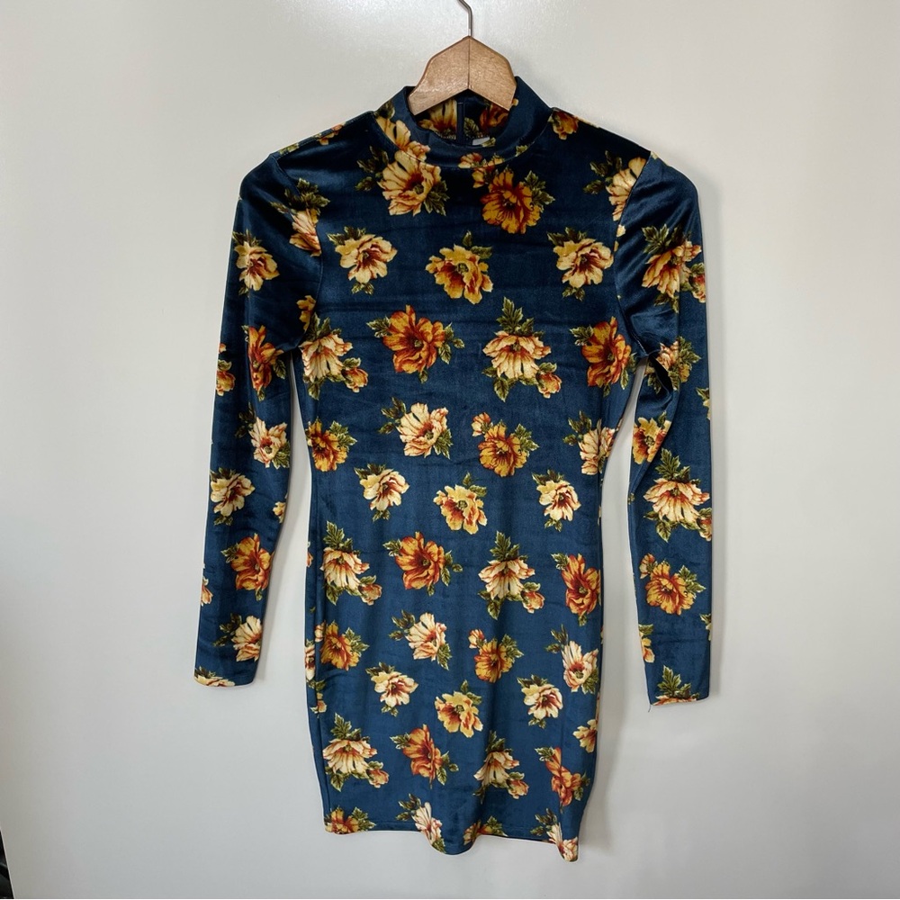 Forever 21 Y2K Blue Floral Velvety Long Sleeve Mock Neck Dress, size S
